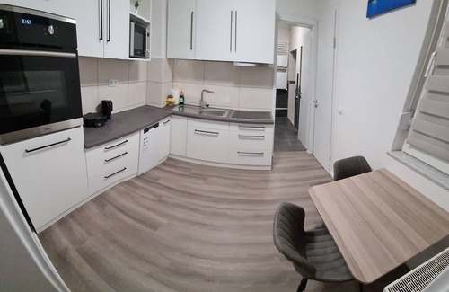 Hullhorst Apartment | Family-Friendly W5 Apartment with 2 Bedrooms & Kitchen