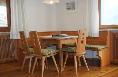 Silandro Apartment | Guest Rated 10/10: Waalhof Ferienwohnung Apfelblüte