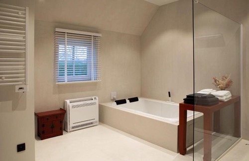 Grote-Brogel Bed & Breakfast | Discover Wabi Sabi B&B: Oceanfront Bliss with Hot Tub