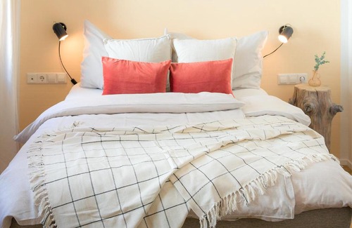 Reutlingen Apartment | Discover WachtRaum Reutlingen - Design Rooms & Altstadt Stay