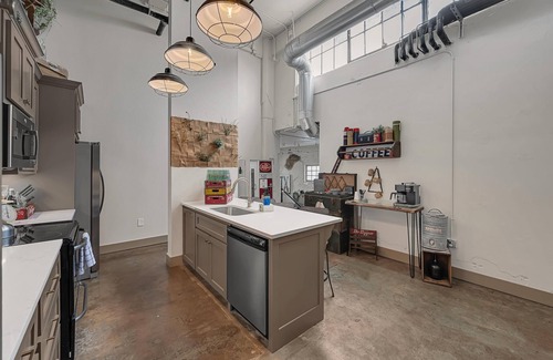 Brazos Condo |  Downtown Luxury Loft at Waco Memory Lane - Steps to Silos
