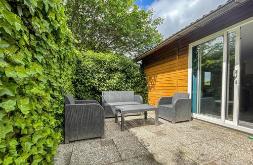 Paesens-Moddergat House | Waddenzee: Family-Friendly Retreat with High Ratings