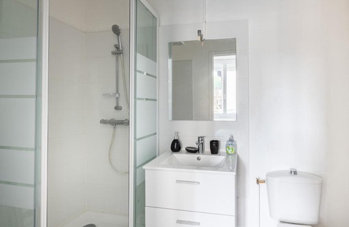 Darnetal Apartment | Pet-Friendly Waddington 101: Ideal for Families and Pets