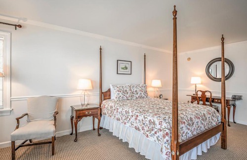 McDaniel Bed & Breakfast | Experience Wades Point Inn on the Bay: 10/10 Guest Rating