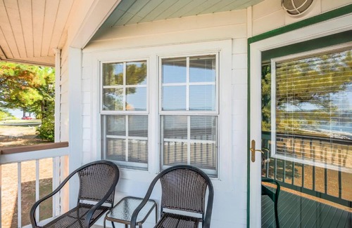 McDaniel Bed & Breakfast | Experience Wades Point Inn on the Bay: 10/10 Guest Rating