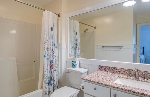 McDaniel Bed & Breakfast | Experience Wades Point Inn on the Bay: 10/10 Guest Rating