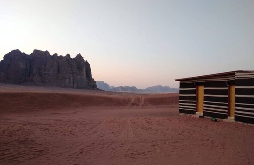 Wadi Rum RV Rental | Experience Comfort at Wadi Rum Legend Camp with Breakfast
