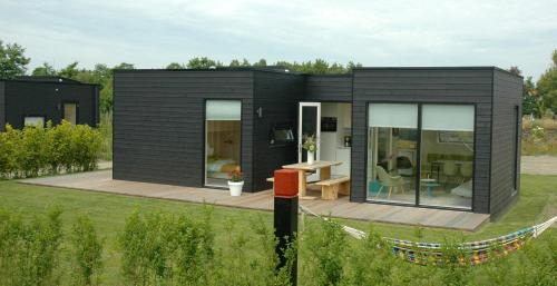 Midsland House | Welcoming Wadzand: Family-Friendly Stay with Breakfast