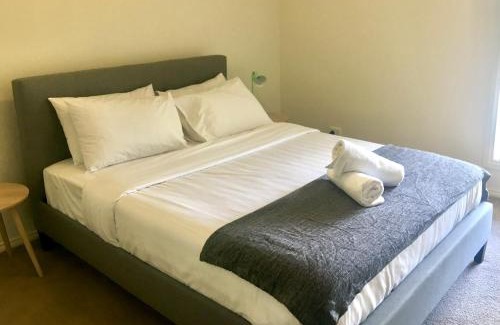 East Wagga Wagga House | Discover Wagga Apartments #6 - Family-Friendly Retreat