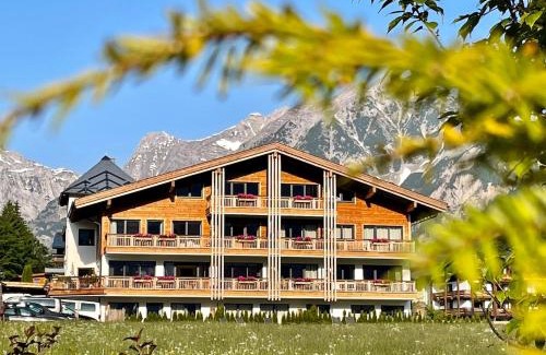 Pertisau Apartment | Wagner's Aparthotel: Oceanfront Bliss with Top Amenities