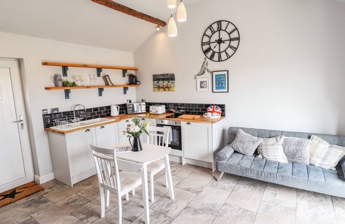 Sandilands Cottage | Pet-Friendly Wagtail Cottage with Garden in Sutton-On-Sea