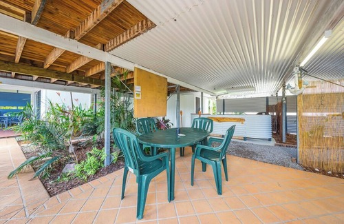 Banksia Beach House | Discover Wagtail at Banksia Beach - Pet Friendly Retreat