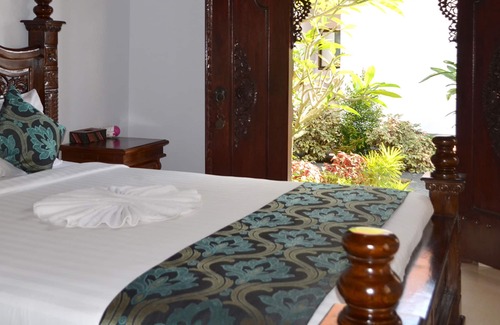 Gianyar Hotel | Wahyu Dewata: Family-Friendly Stay with Pool & Dining Options