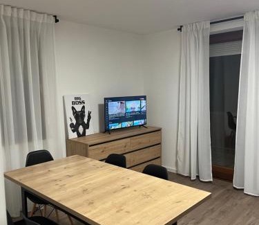 Waiblingen Apartment | Inviting Waiblingen Dreizimmeroase: Family-Friendly Retreat