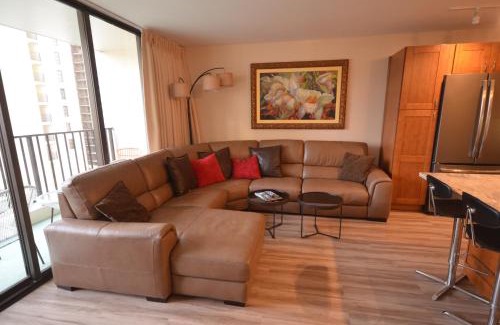 Waikiki Apartment | Escape to Waikiki Banyan 912: Oceanfront Paradise Awaits