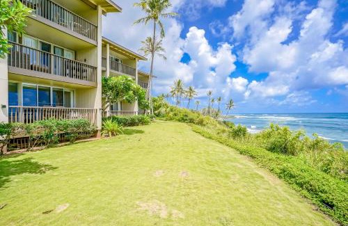 Wailua House Lots Apartment | Oceanfront Family Retreat at Wailua Bay View Hotel