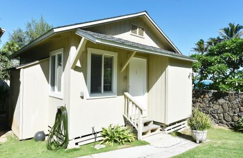 Waimanalo Beach Cabin | Relaxing Waimanalo Beach Cottages with Oceanfront Views