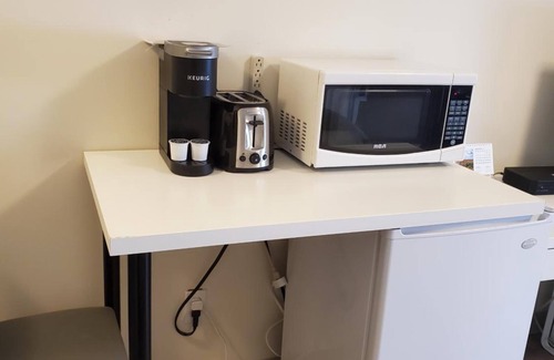 Wainwright Hotel | Guest Rated 9/10 - Wainwright Motel with Family Amenities