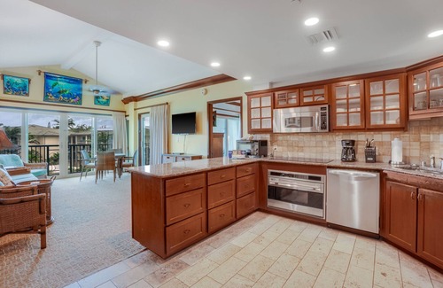 Wailua Condo | Exclusive Waipouli Beach Resort C402: Ocean & Pool Views