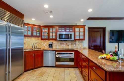 Wailua Apartment | Oceanfront Royal Penthouse at Waipouli Beach Resort