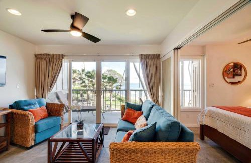 Wailua Apartment | Beachfront Waipouli Condo with Balcony & Ocean Views