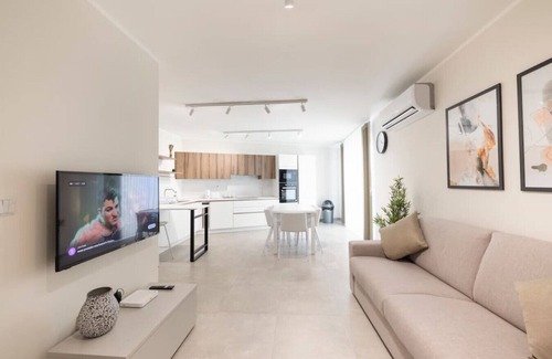 Ta' Xbiex Apartment | Family-Friendly Wait n' Sea 2-Bedroom Apartment in Ta' Xbiex