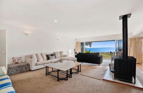 Waitahanui House | Lakefront Retreat at Waitahanui - Family-Friendly Getaway
