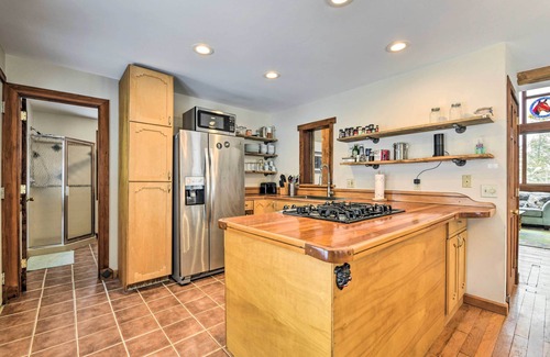 Waitsfield House | Relaxing Waitsfield Vacation Rental with Private Hot Tub