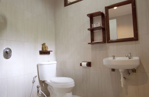 Waisai House | Discover Waiwo Dive Resort: Family-Friendly with Dining Options