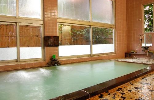 Togura Kamiyamada Onsen Hotel | Discover Wakanoyu: Accessible Stay with Breakfast & Hot Tub