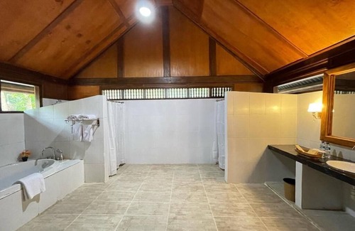Patuno Hotel | Discover Wakatobi Patuno Resort: Family-Friendly Retreat