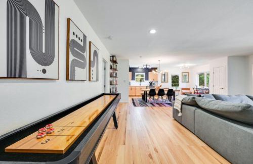 Yacht Harbor House | Relax at Wake Point: Pet-Friendly Getaway with Hot Tub