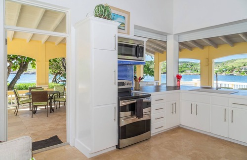 Mamora Bay Villa | Experience Paradise in an Oceanfront Villa for All