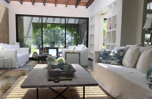 Montevideo Department Villa | Wake up in the middle of nature, with golf and private swimming-pool