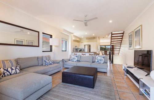 Sunshine Beach Apartment | Experience Ocean Views and Comfort at Our 4-Star Hotel