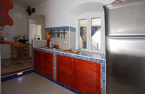 Cove Makarac (Milna) Apartment | Wake Up to Ocean Sounds and Dive into Crystal Clear Waters