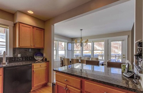 Central Vermont- Killington House | Experience Bear Mountain Views Just Steps from Scenic Trails