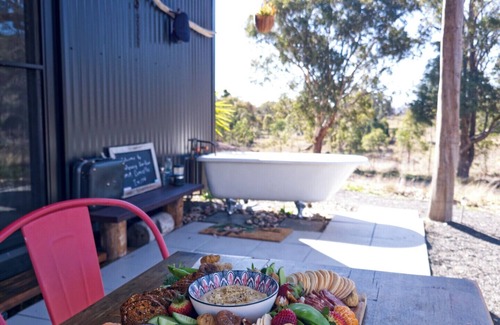 Frog Rock Cabin | Enchanting Sunrise Cabin on 25 Acres Near Mudgee Wineries