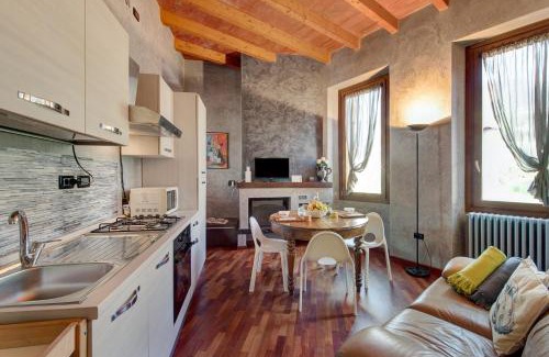Sulzano House | Relax at Wakesurfhouse 2: Pet-Friendly with Hot Tub