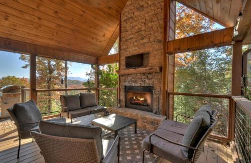 Blue Ridge House | Experience Wakin' on a Pretty Day: Pet & Child Friendly Stay