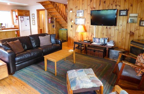 Town of Jerusalem House | Wakiva Esperanza: Beautiful Lakefront and Dog-friendly Home