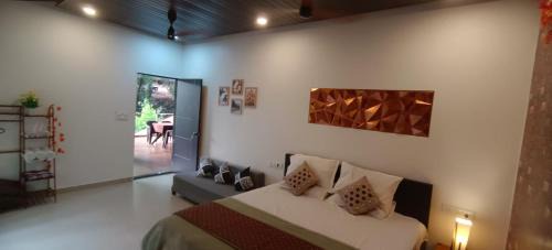 Devbag House | Top-Rated Walawal Bliss Farm Stay: Family & Pet Friendly