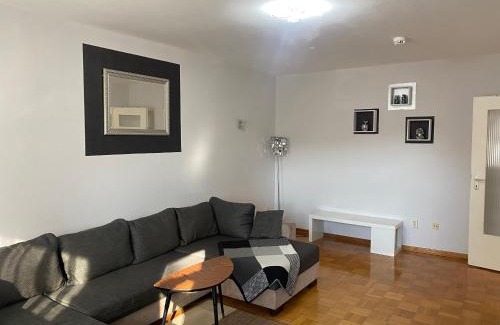 Misburg - Nord Apartment | Family-Friendly Escape at Waldblick with a 9.7/10 Rating