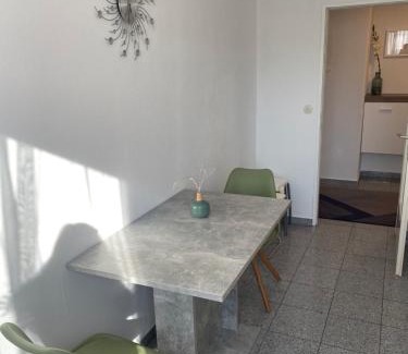 Misburg - Nord Apartment | Family-Friendly Escape at Waldblick with a 9.7/10 Rating
