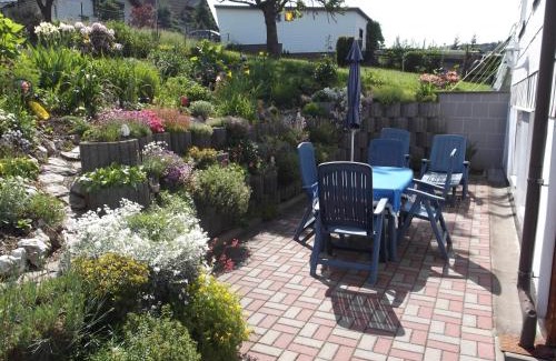 Lauscha Apartment | Discover Waldblick: Family-Friendly Retreat with Great Reviews