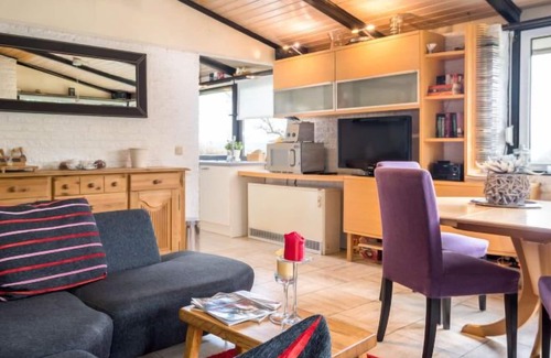 Ferienhausgebiet Hillenseifen House | Cozy Waldferienpark Gerolstein: Pet-Friendly Retreat Awaits