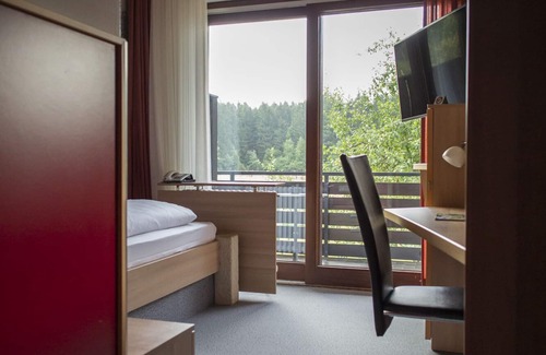 Schernfeld Hotel | Eco-Friendly Waldgasthof Geländer - Guest Rated 9/10!
