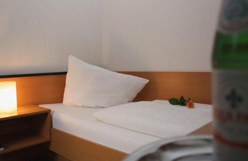 Oebisfelde Hotel | Pet-Friendly Delight at Waldgaststätte Barriere Rehm