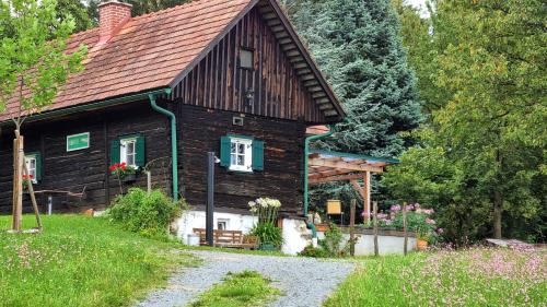 Eibiswald House | Waldhäuschen ADAM - Exclusive Oceanfront Retreat Awaits