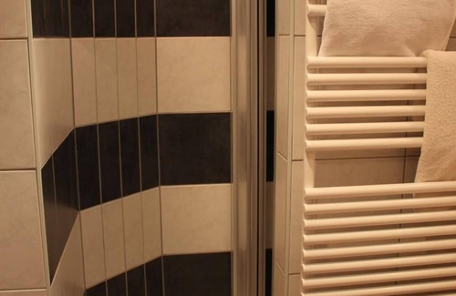 Thumirnicht Hotel | Budget-Friendly Waldhaus Colditz Garni with Breakfast Included